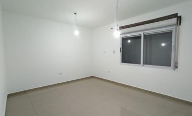 VENTA DE DEPARTAMENTO 3 AMBIENTES TIPO PH - DETALLES DE CATEGORIA - FONDO LIBRE- PLANTA BAJA - LOMAS DE ZAMORA