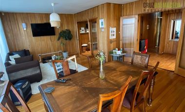 Casa en Venta en Amplia casa de 342 m2 con dpto subterráneo a pasos del centro