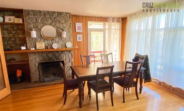 Casa en Venta en Amplia casa de 342 m2 con dpto subterráneo a pasos del centro