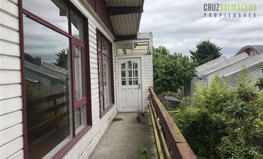 Casa en Venta en Amplia casa de 342 m2 con dpto subterráneo a pasos del centro