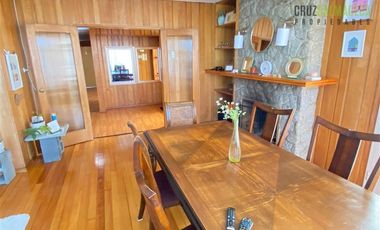 Casa en Venta en Amplia casa de 342 m2 con dpto subterráneo a pasos del centro