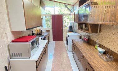 Casa en Arriendo en Amplia casa de 342 m2 con dpto subterráneo a pasos del centro