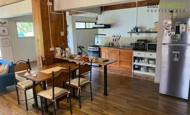 Casa en Arriendo en Amplia casa de 342 m2 con dpto subterráneo a pasos del centro