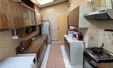 Casa en Arriendo en Amplia casa de 342 m2 con dpto subterráneo a pasos del centro