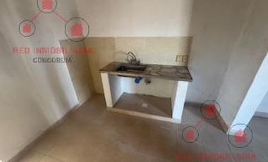 Casa de un dormitorio, baño, cocina, patio chico, habitación al frente que podría servir como local.-