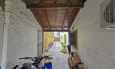 VENTA CASA 4 AMBIENTES EN VILLA ADELINA