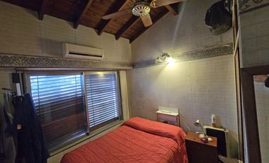 VENTA CASA 4 AMBIENTES EN VILLA ADELINA