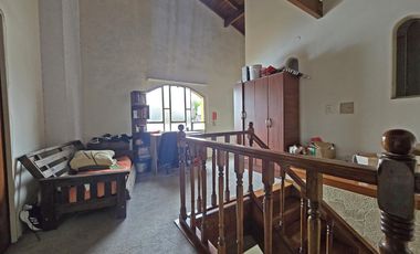 VENTA CASA 4 AMBIENTES EN VILLA ADELINA