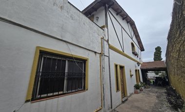 VENTA CASA 4 AMBIENTES EN VILLA ADELINA