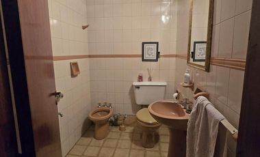 VENTA CASA 4 AMBIENTES EN VILLA ADELINA