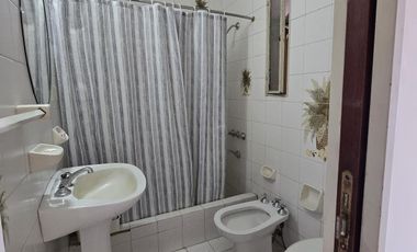 VENTA CASA 4 AMBIENTES EN VILLA ADELINA