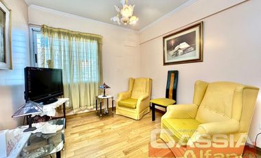 DEPARTAMENTO IMPECABLE ESTADO 4 AMBIENTES, COCHERA DOBLE, BALCON Y AMENITIES