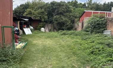 TERRENO CON COHERAS Y DEPÓSITO en Lanús