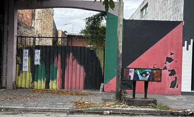 TERRENO CON COHERAS Y DEPÓSITO en Lanús