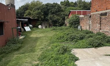 TERRENO CON COHERAS Y DEPÓSITO en Lanús