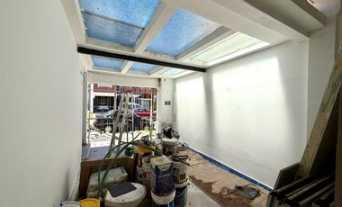 Casa en dos plantas con terraza