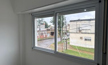 Casa en dos plantas con terraza