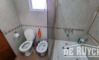 Block comercial en Cruce Varela