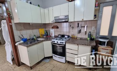 Block comercial en Cruce Varela