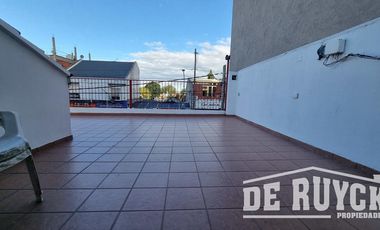 Block comercial en Cruce Varela