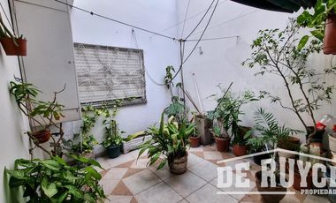 Block comercial en Cruce Varela