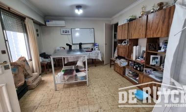 Block comercial en Cruce Varela