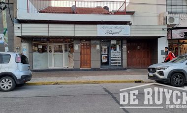 Block comercial en Cruce Varela