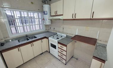 DEPARTAMENTO 2 AMBIENTES CON COCHERA EN ALQUILER