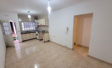 DEPARTAMENTO 2 AMBIENTES CON COCHERA EN ALQUILER
