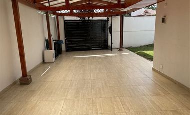 Casa en Arriendo en Metro Los Dominicos