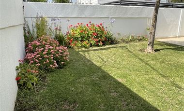 Casa en Arriendo en Metro Los Dominicos