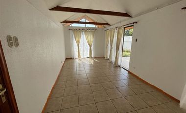 Casa en Arriendo en Metro Los Dominicos