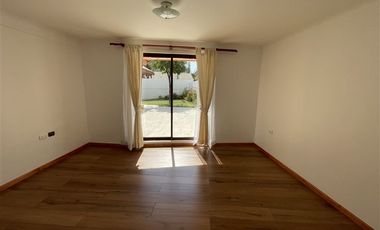 Casa en Arriendo en Metro Los Dominicos