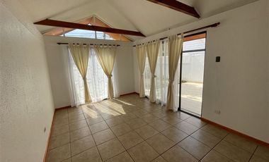 Casa en Arriendo en Metro Los Dominicos