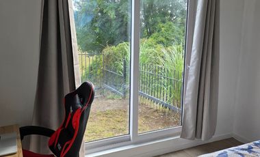 MONOAMBIENTE AMOBLADO CON PATIO VISTA HUMEDAL