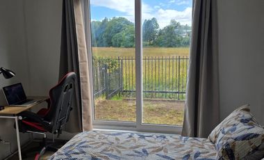 MONOAMBIENTE AMOBLADO CON PATIO VISTA HUMEDAL