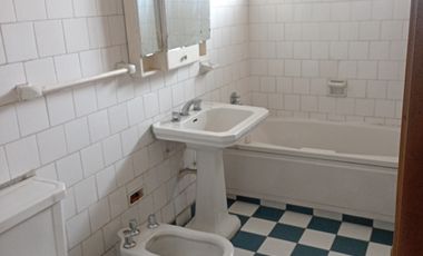 RESIDENCIAL Y BODEGA CON FLUJO INMEDIATO  ÑUÑOA