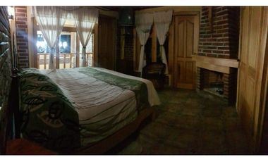 Hermosa cabaña rustica ubicada en el bosque