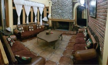 Hermosa cabaña rustica ubicada en el bosque