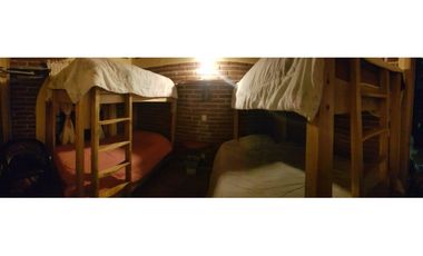 Hermosa cabaña rustica ubicada en el bosque