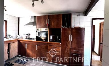 Arriendo acogedora casa en parcelación «Santa Rosa», entrada norte Puerto Varas