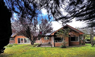 Arriendo acogedora casa en parcelación «Santa Rosa», entrada norte Puerto Varas