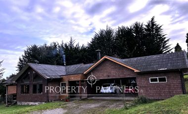 Arriendo acogedora casa en parcelación «Santa Rosa», entrada norte Puerto Varas