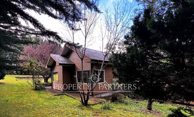 Arriendo acogedora casa en parcelación «Santa Rosa», entrada norte Puerto Varas