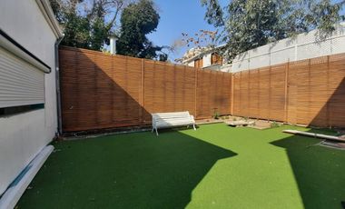 Grace Kelm Arrienda Amplia casa de 6 dorm 4 baños 308m2 estacionamiento, en Providencia.