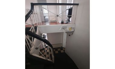 Grace Kelm Arrienda Amplia casa de 6 dorm 4 baños 308m2 estacionamiento, en Providencia.