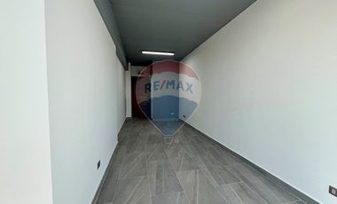 Oficina en Arriendo Chicureo