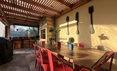 CASA EN CONDOMINIO EN ALTO MACUL 5D4B PISCINA