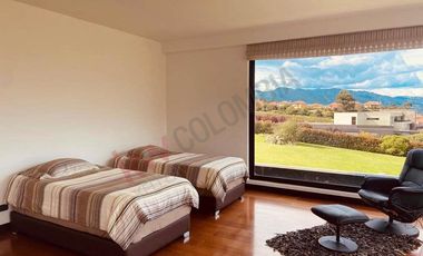 ARRIENDO GRANDIOSA CASA EN LA CALERA