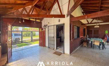 Casa de 5 ambientes en Barrio Alfar sobre lote de 845 m2